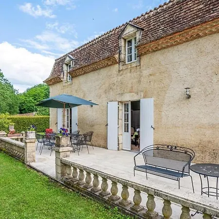 Beautiful French Villa, Sleeps 8, Private Pool & Starlink Wifi