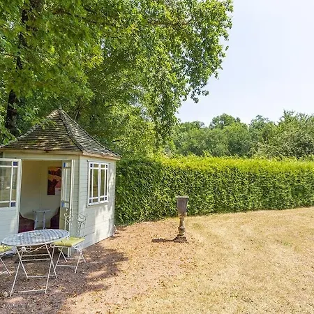 Beautiful French Villa, Sleeps 8, Private Pool & Starlink Wifi Bourdeilles