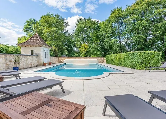 Beautiful French Villa, Sleeps 8, Private Pool & Starlink Wifi Prázdninový dům
