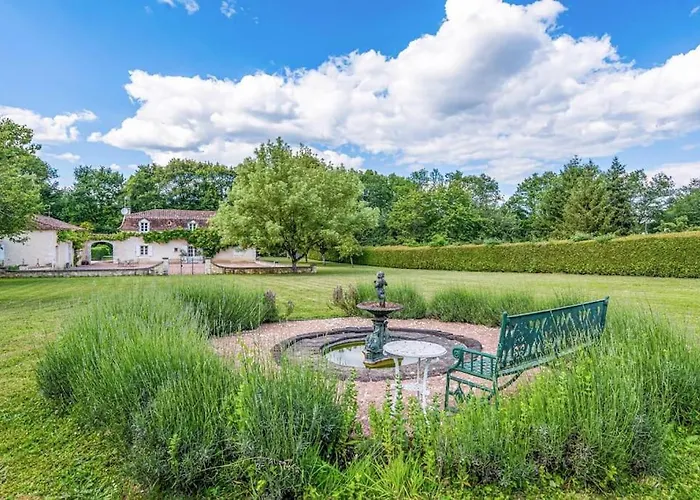 Prázdninový dům Beautiful French Villa, Sleeps 8, Private Pool & Starlink Wifi *